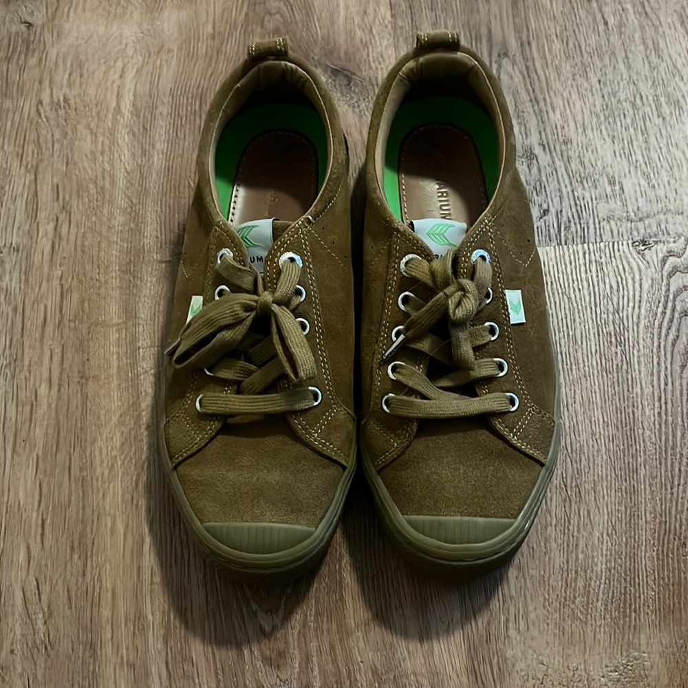 Cariuma OCA low Brown suede sneakers